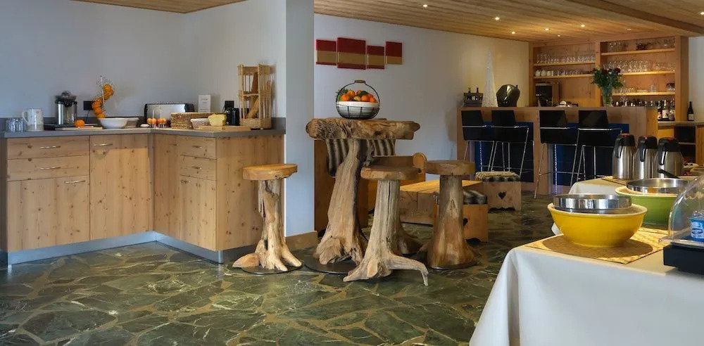 Chalet-Hôtel Les Rhodos