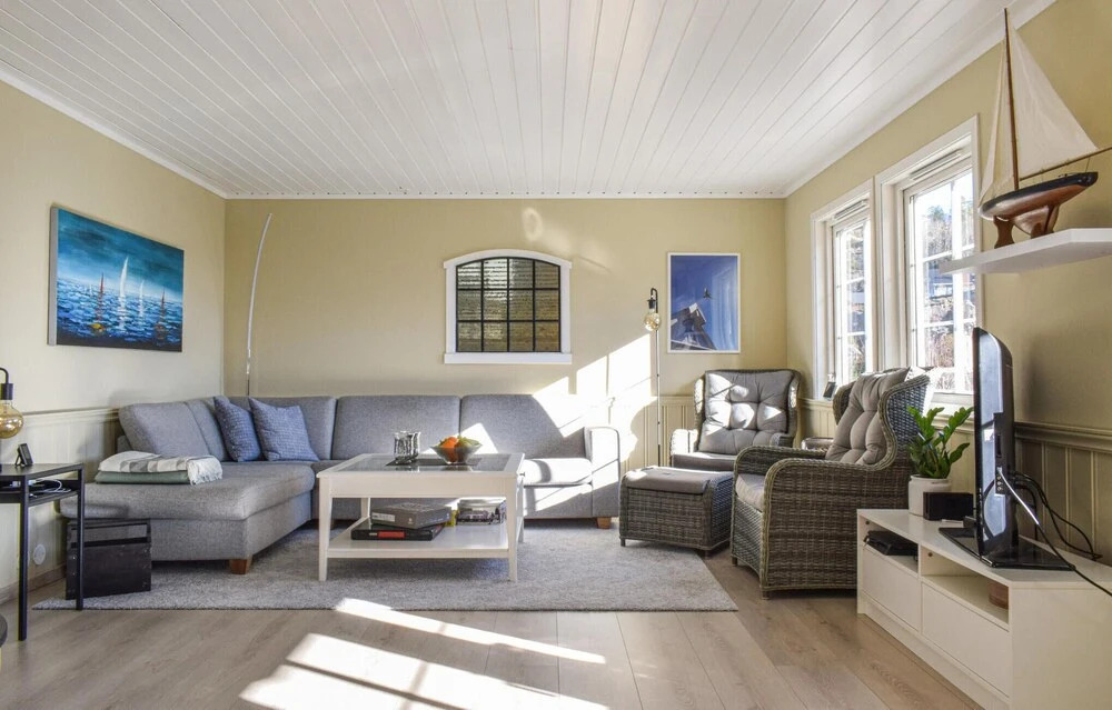 Gorgeous Home In Lindesnes With Kitchen