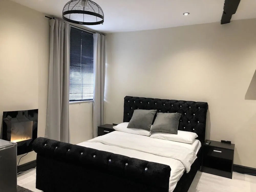 STIFFORD CLAYS FARM HOTEL