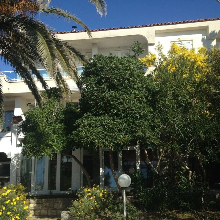Guesthouse - Hotel California