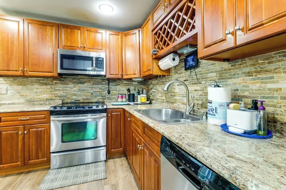 3 Mi to Dulles Airport: D.c. Area Townhome