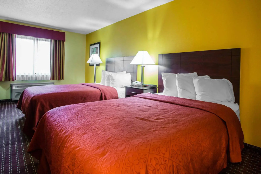 AmericInn by Wyndham Mosinee Central Wisconsin Airport