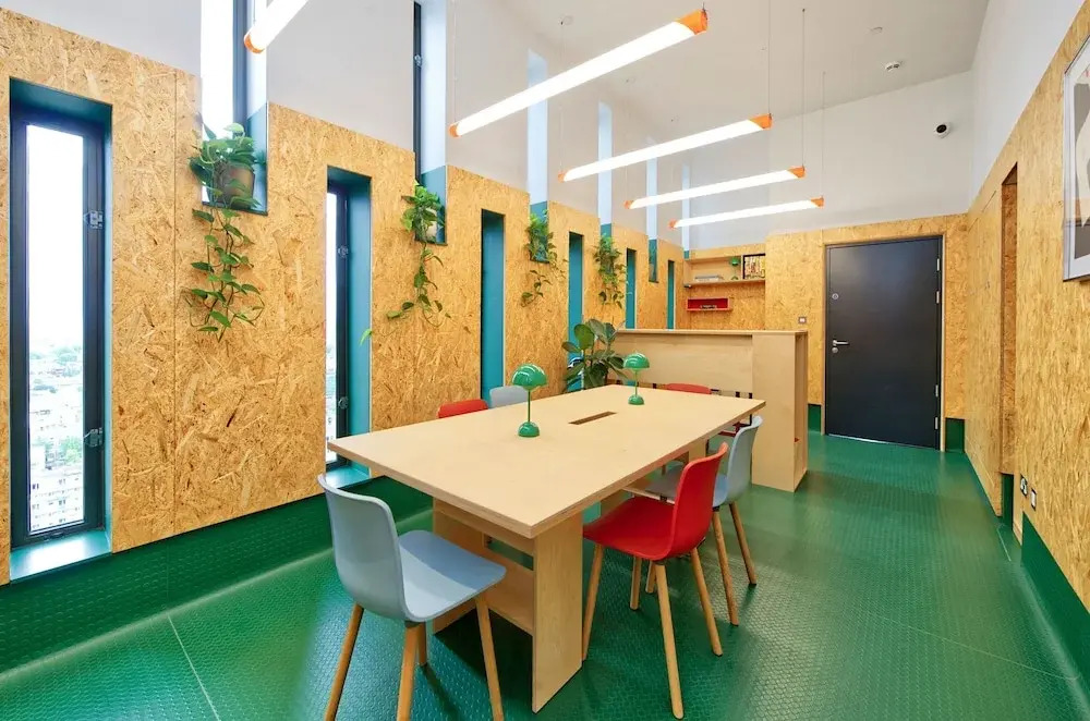 Stylish Three-bedroom Apartment in Poplar