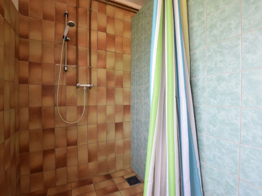 Holiday home in Nadrin, Filly with garden and spa