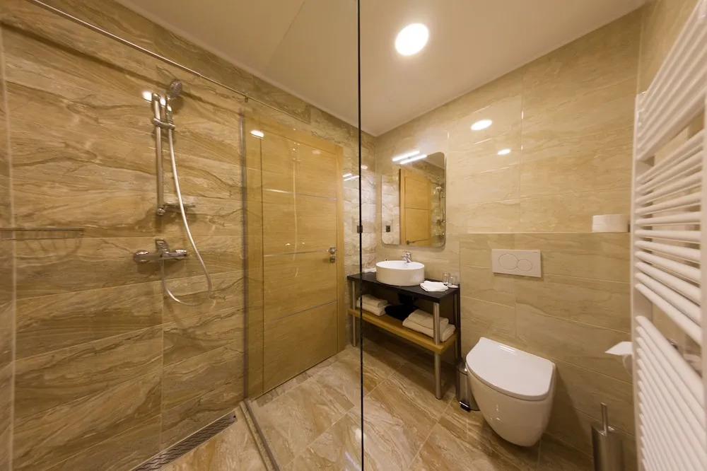 GAZDA Hotel&Restaurant - Self Chek-In