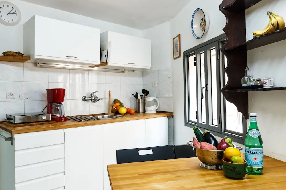 Cozy Studio on Frishman Ben Yehuda