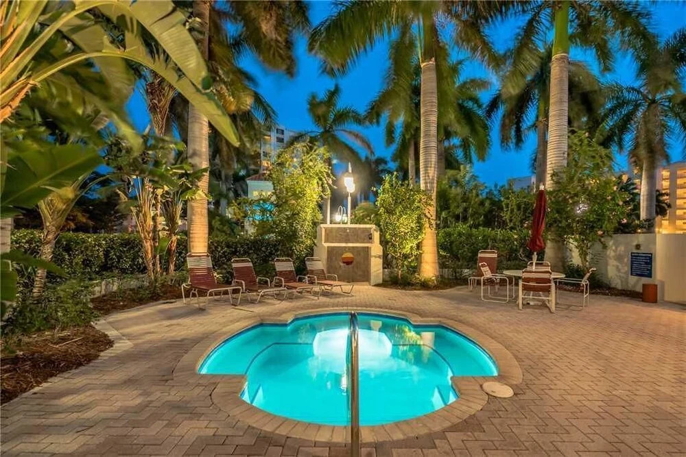 Bahia Vista 17881 - Two Bedroom Condo