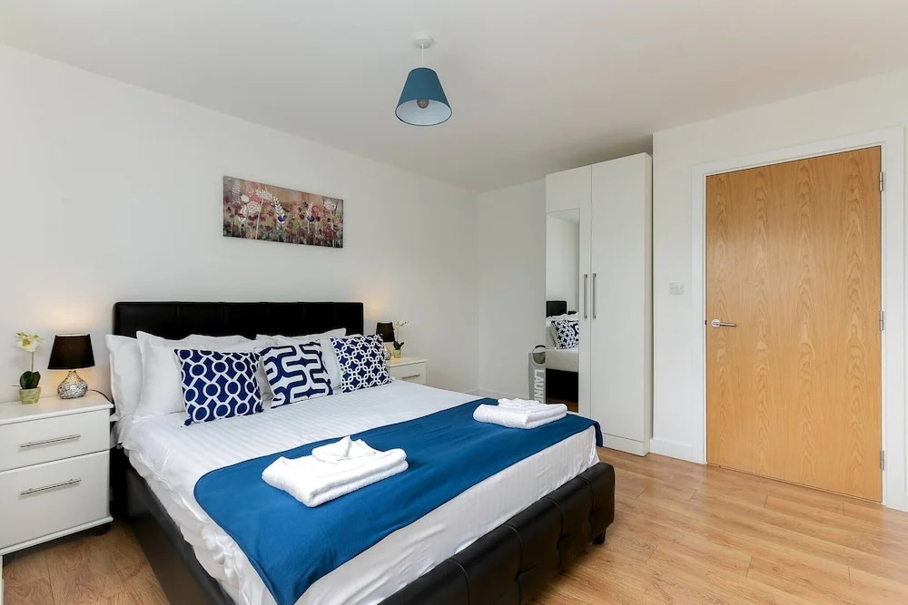 Skyvillion - Tower Point Enfield 1bed W Balcony