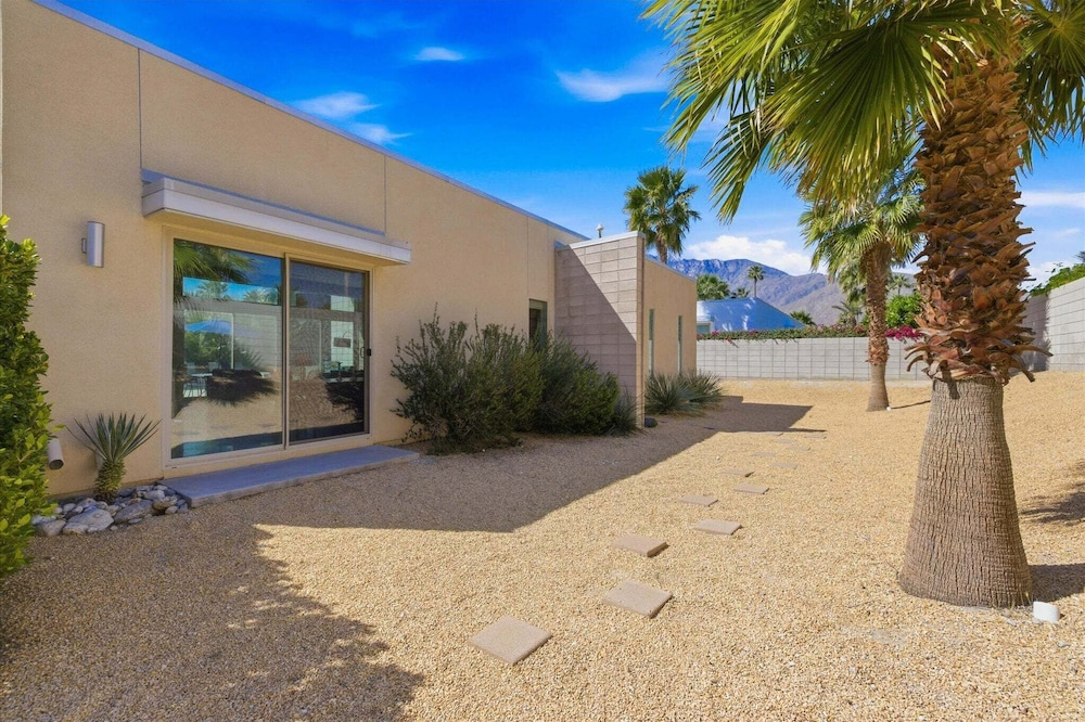 Modern Desert Lux