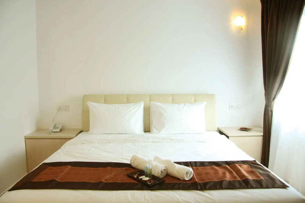 Peach Hill Hotel