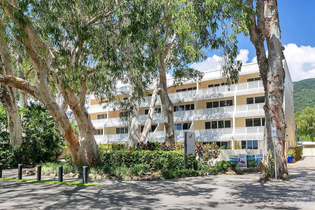 On Palm Cove Beachfront Apartments