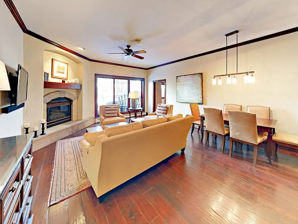 31 Avondale #105 - 3 Br Condo
