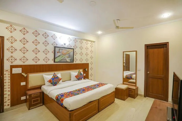 Fabexpress Global Residency Inn