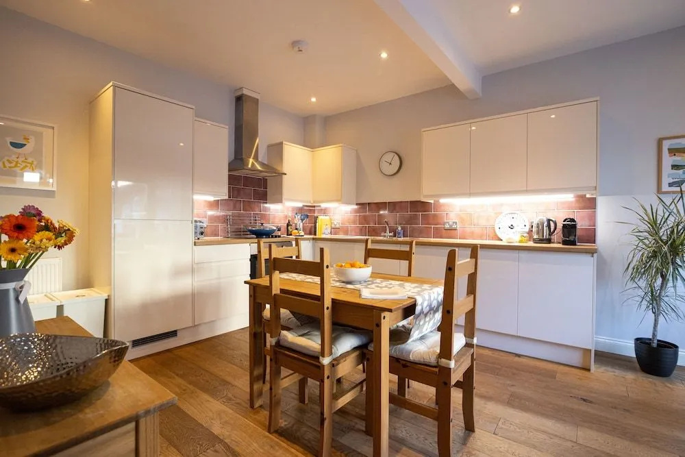 Silverdale Mews