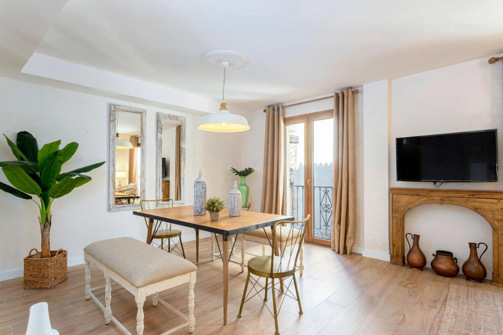 Stunning 4 Bedroom House In Albaicin. Alhacaba