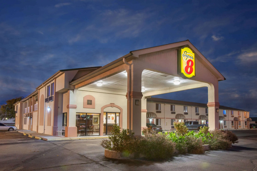 Super 8 by Wyndham Sallisaw
