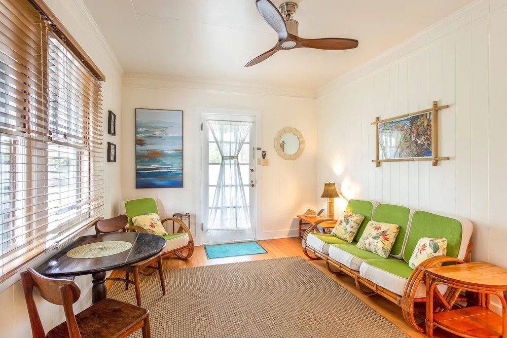 Upgraded 2br W/ Diamond Head Views - Walk To Beach 2 Bedroom Cottage