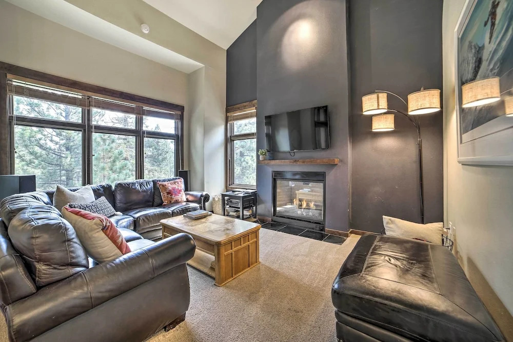 Modern Mammoth Lakes Condo: Ski, Hike, & More!