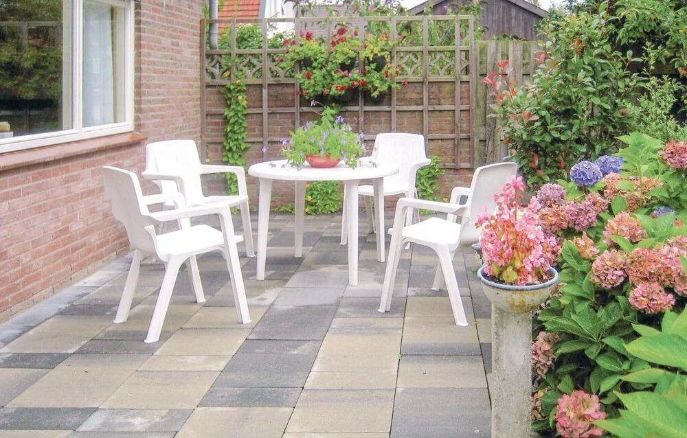 Nice Apartment in Hippolytushoef With 2 Bedrooms and Wifi