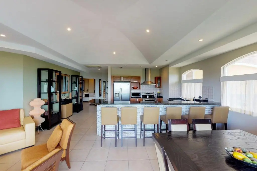 Peninsula 64 Penthouse