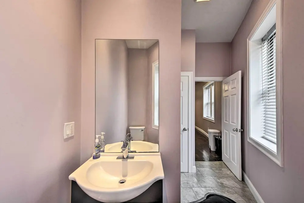 Boston Apartment < 10 Mi to Top Universities