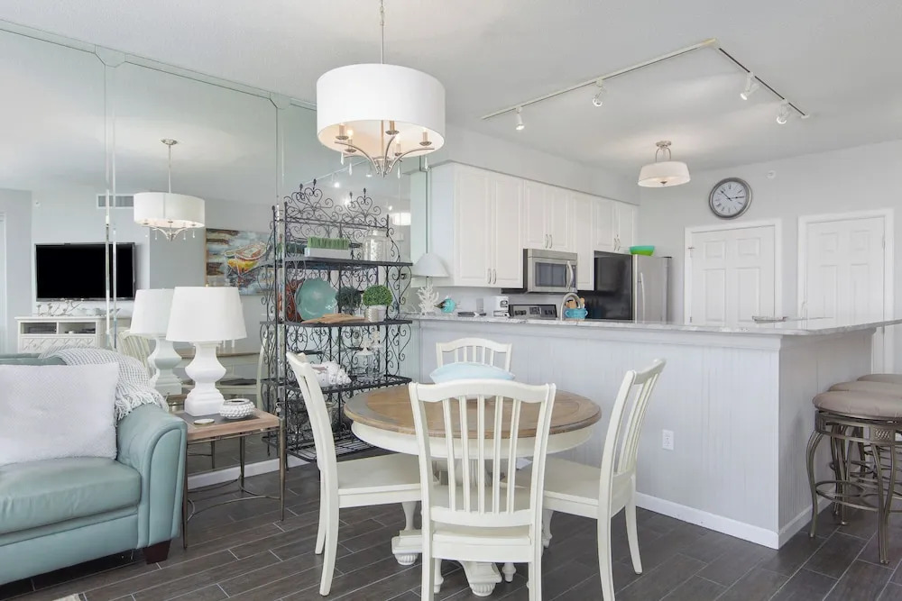 Crescent at Miramar-Gulf Front Luxury Condo-Free Beach Chairs
