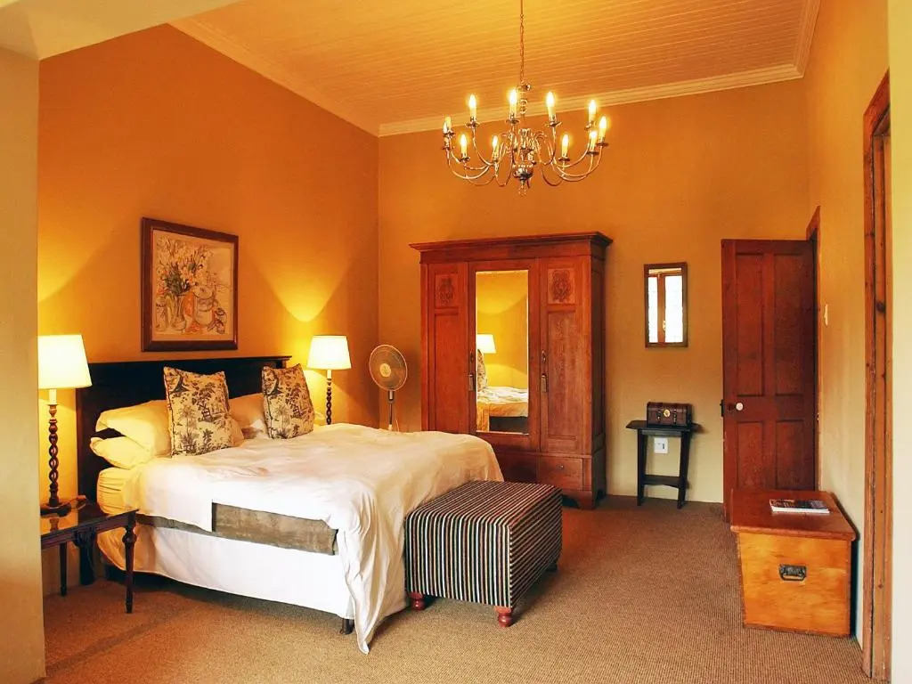 Leeuwenbosch Shearers Lodge - Amakhala Game Reserve