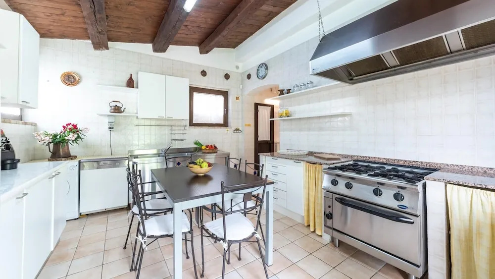 Villa Casanostra 12, Emma Villas