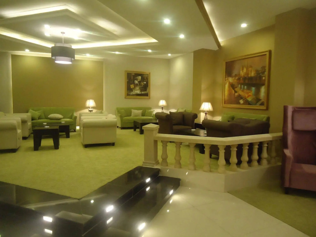 Sandy le Oriental Hotel