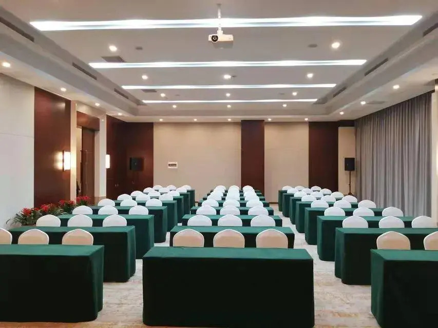 Fei County Inzone Garland Hotel