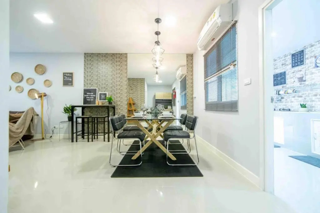 3BRs Townhouse near BigCCentre/Int.School