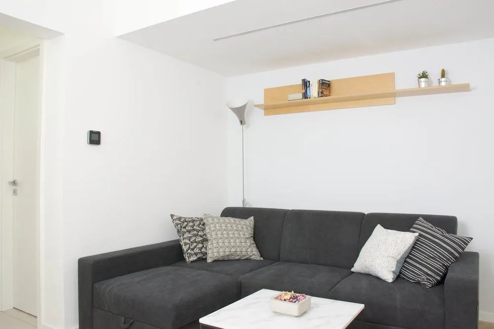 Cioppino Apartment