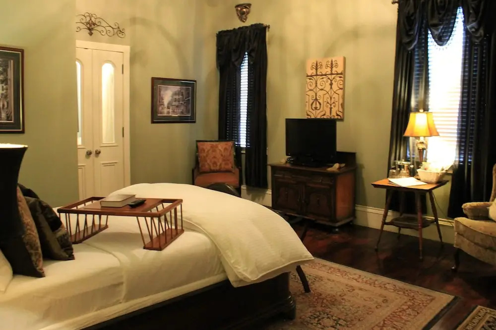Grand Magnolia Ballroom & Suites