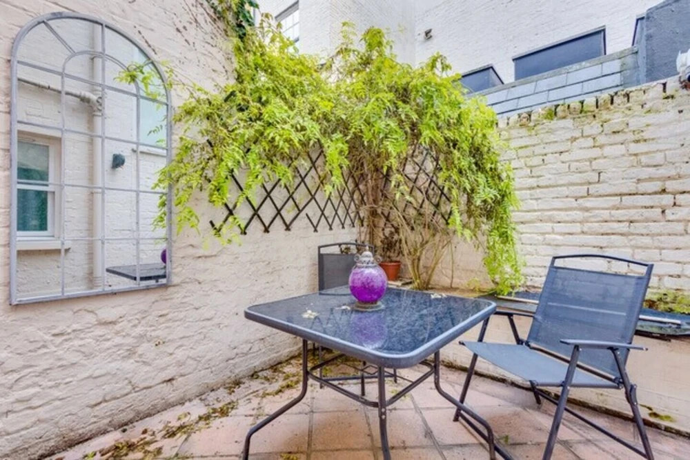 Vivid 2BR apt w/ patio in Pimlico by Victoria st