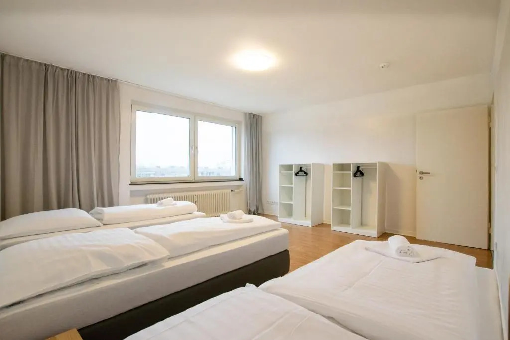 Apartments with Balcony - 20 min DUS Airport & MESSE DUS