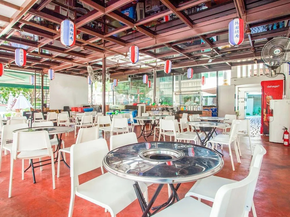Oyo Capital O 89353 Nostalgia Boutique Hotel & Restaurant