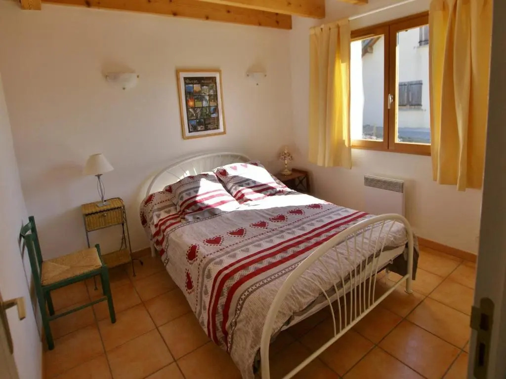 Maison calme avec terrasse à Saint-Pons - FR-1-165A-91
