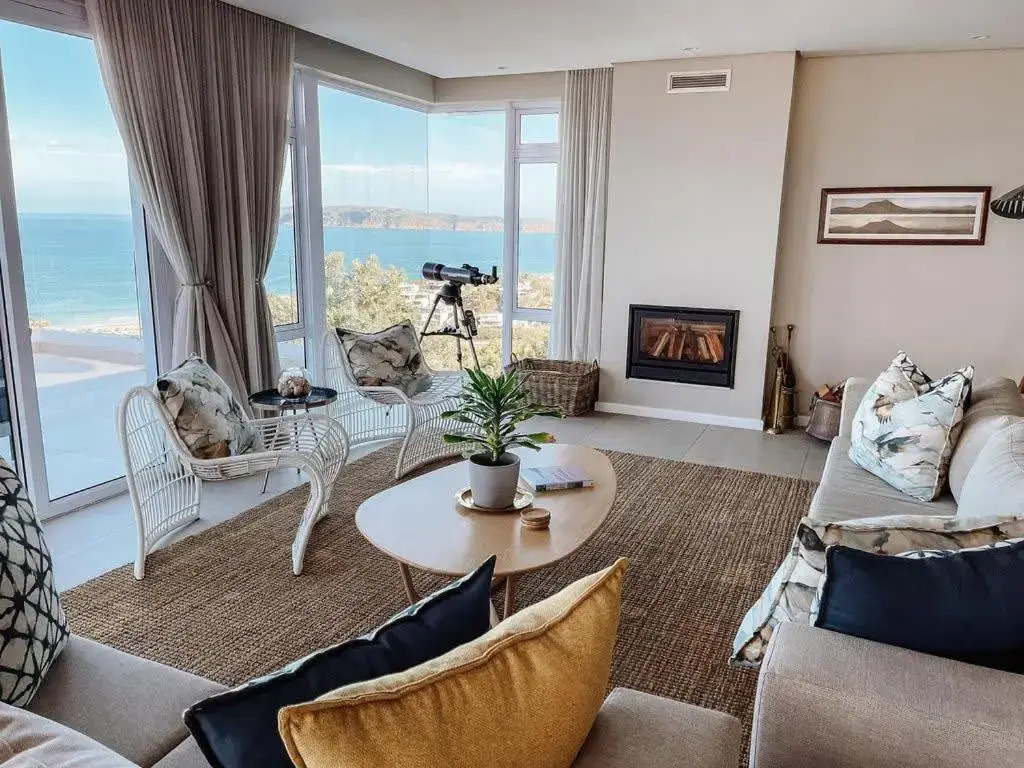 Dizzy Hill Villa with 270° Breathtaking Views. Pool + Patio