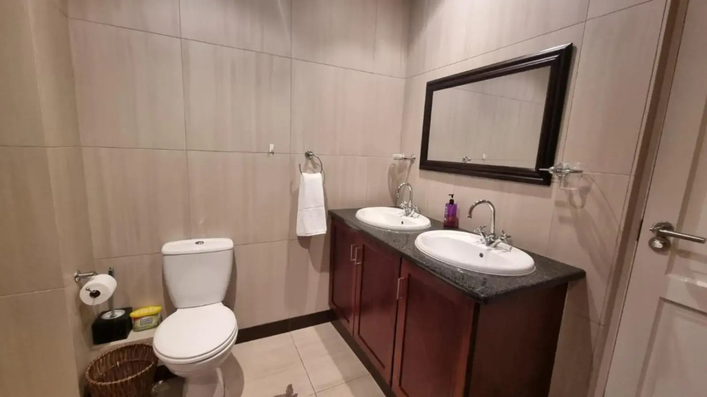 Accommodation Front - Homely 6 Sleeper with Canal Views near the Beach