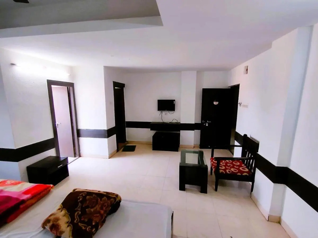 Chakra Nayan Tara Sonu Inn