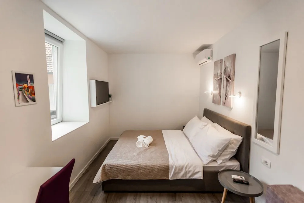 Kings Street Apartments