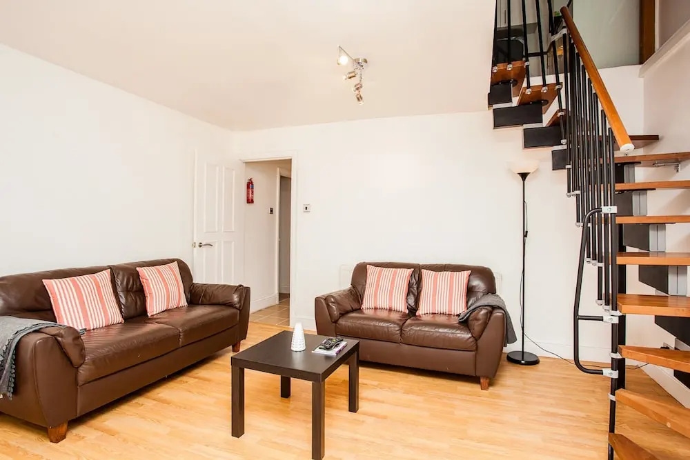 Bright &Spacious Family Home near London Bridge