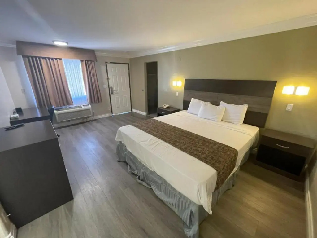 Super 8 Buena Park