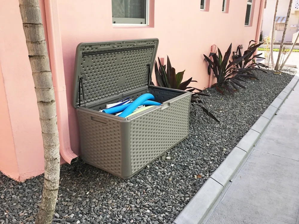 Limescape  - One Block From Boardwalk! 1 Bedroom Cabin