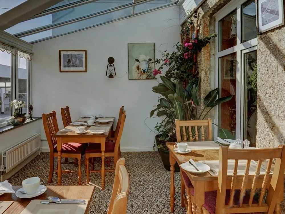 Bosavern House