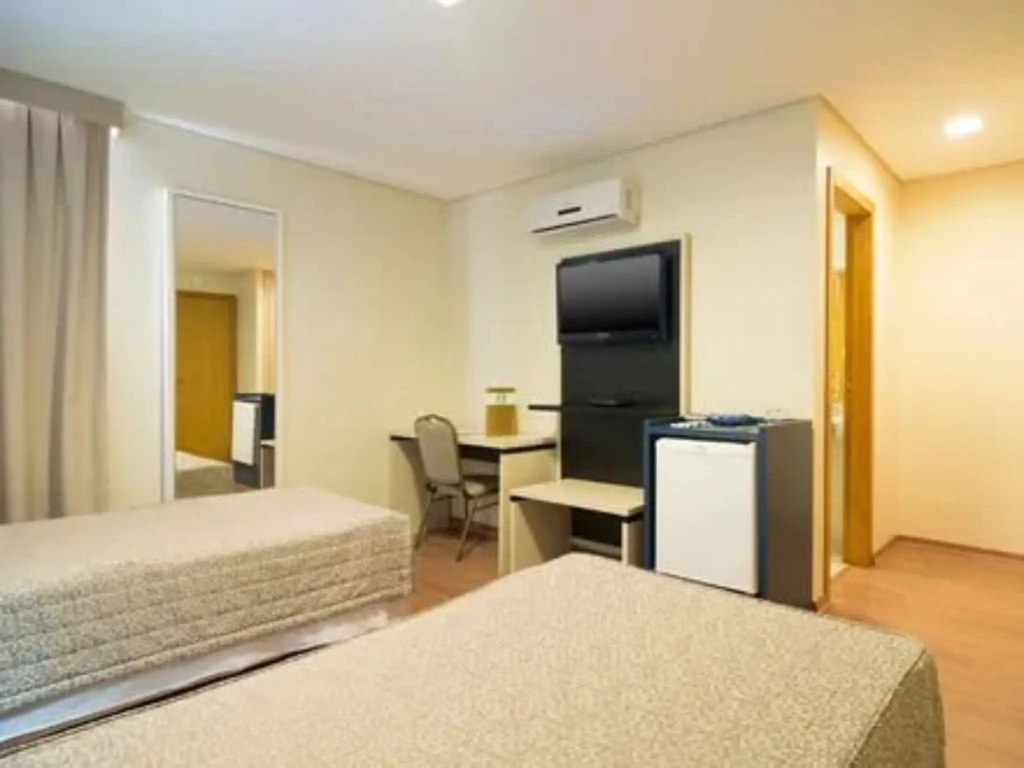 Hotel Financial