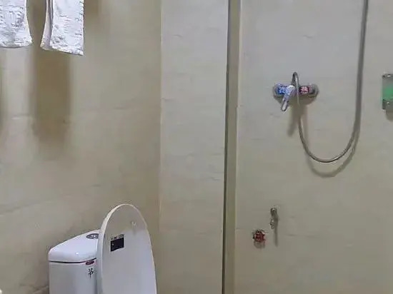 Luodian Chuncheng Hotel