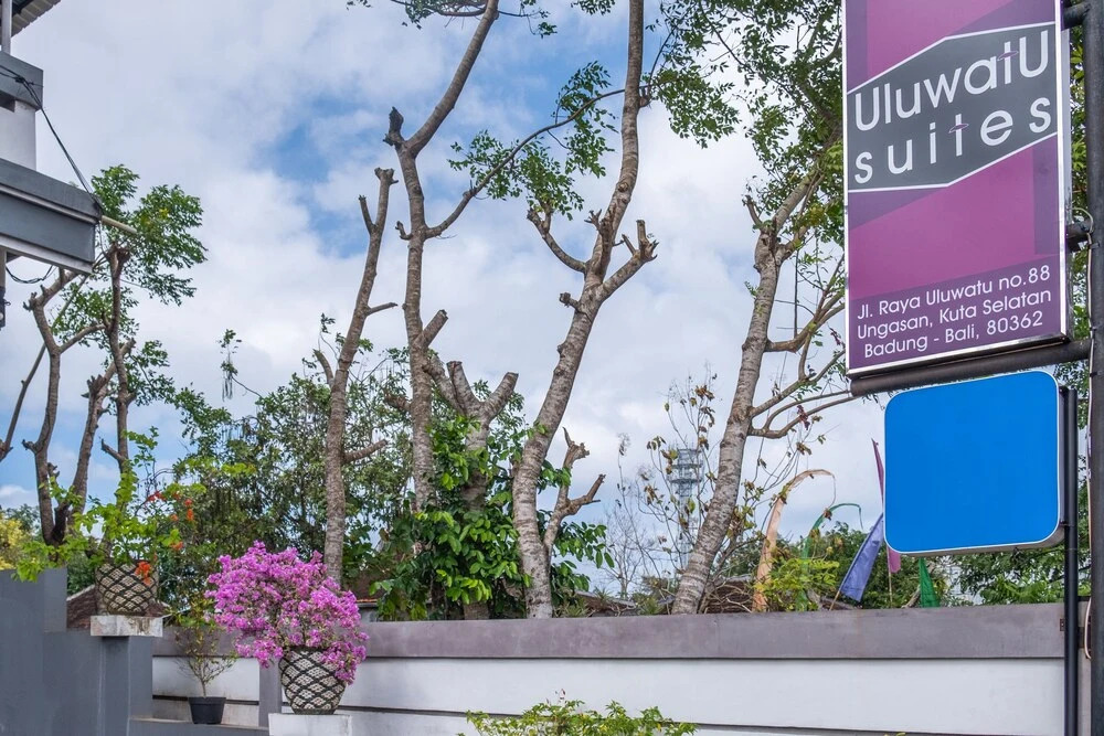 OYO 929 Uluwatu Suites