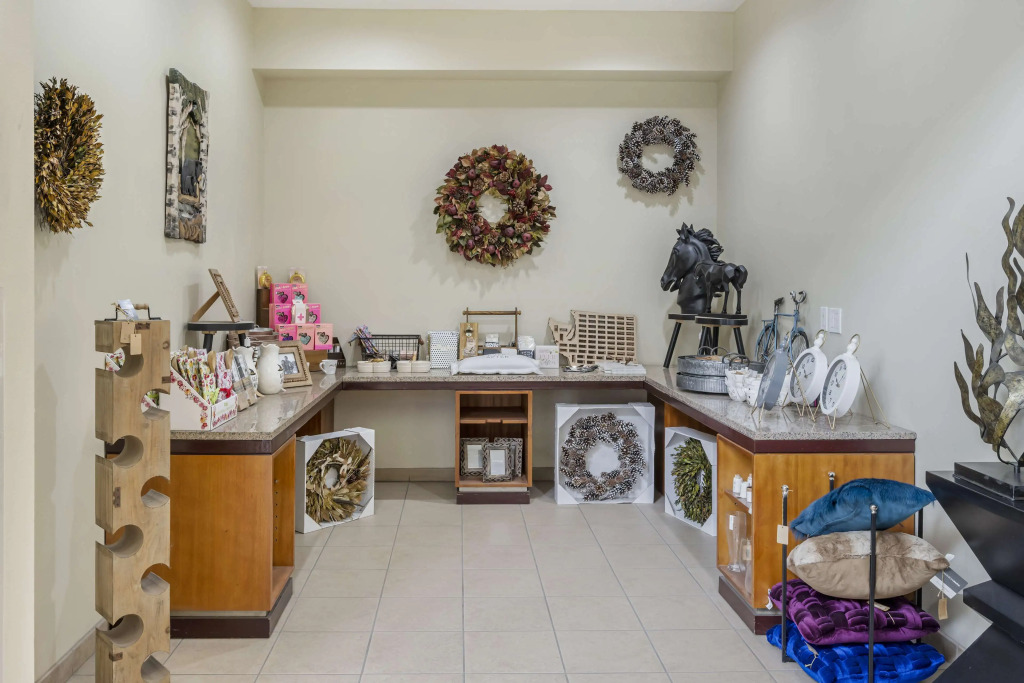 Best Western PLUS Peppertree Inn at Omak