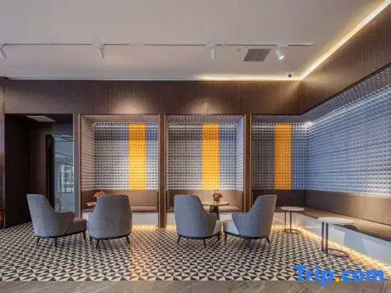 Homeinn Plus Hotel (Yantai Headquarters Base South Railway Station)